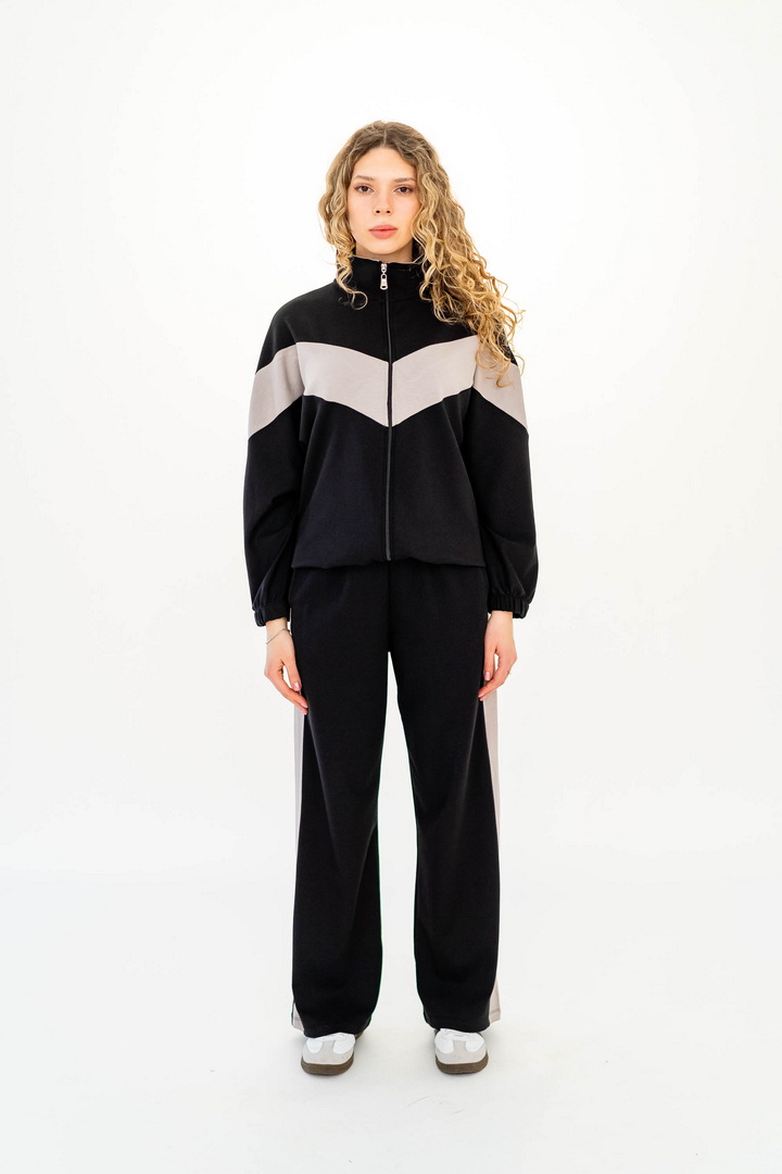 Костюм жіночий